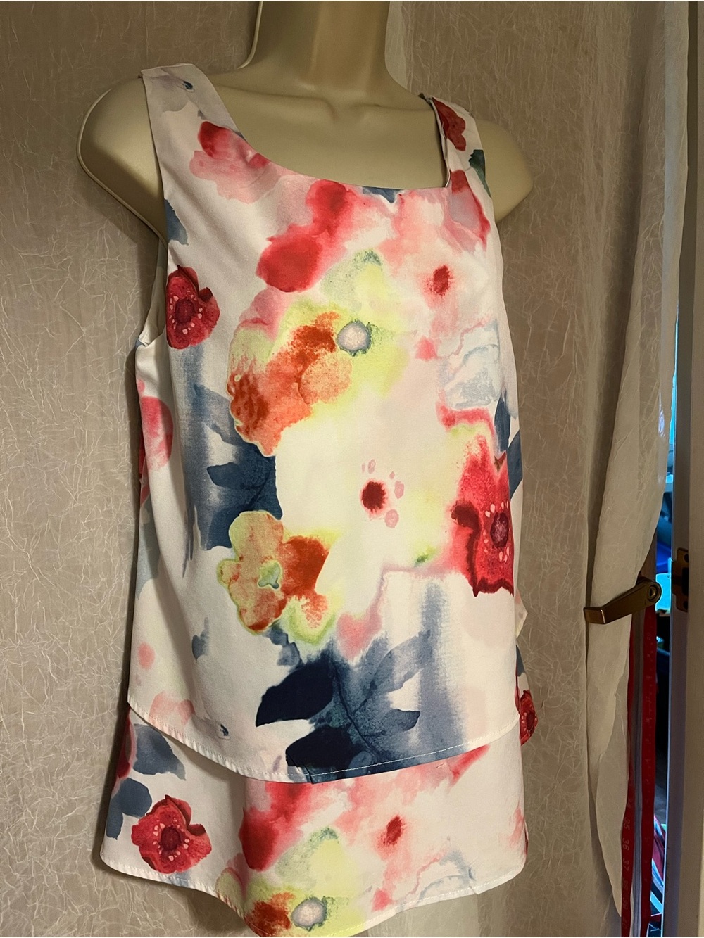 Floral Watercolor Sleeveless Tank Top - White/Pink
